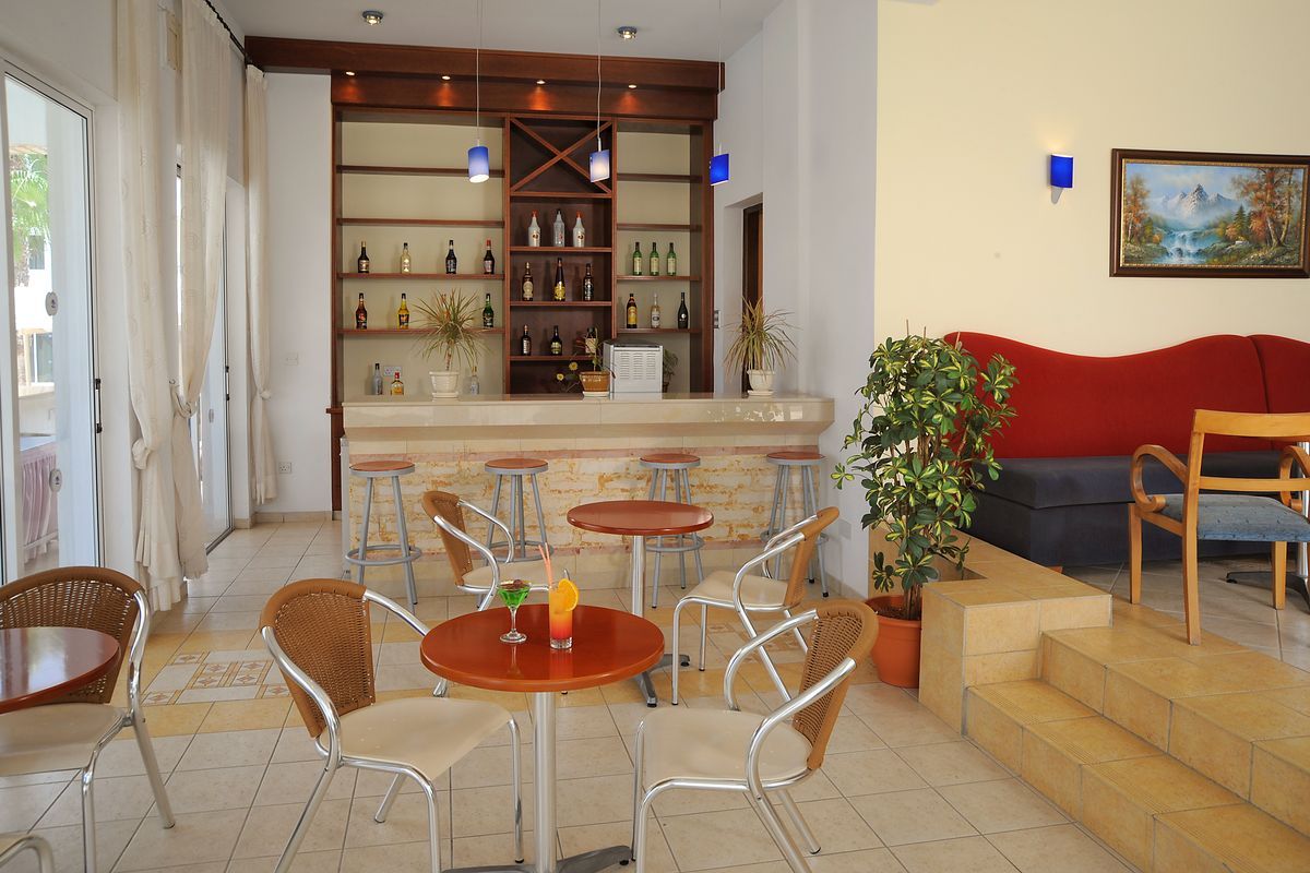 Petrosana Hotel Apartments фото 11