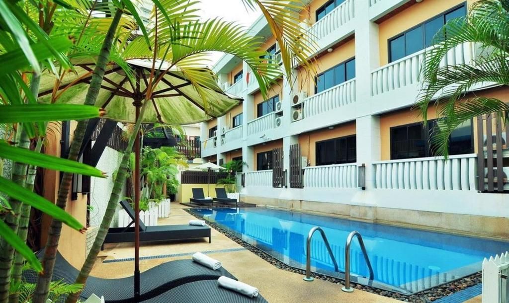 Rattana Beach Hotel фото 0