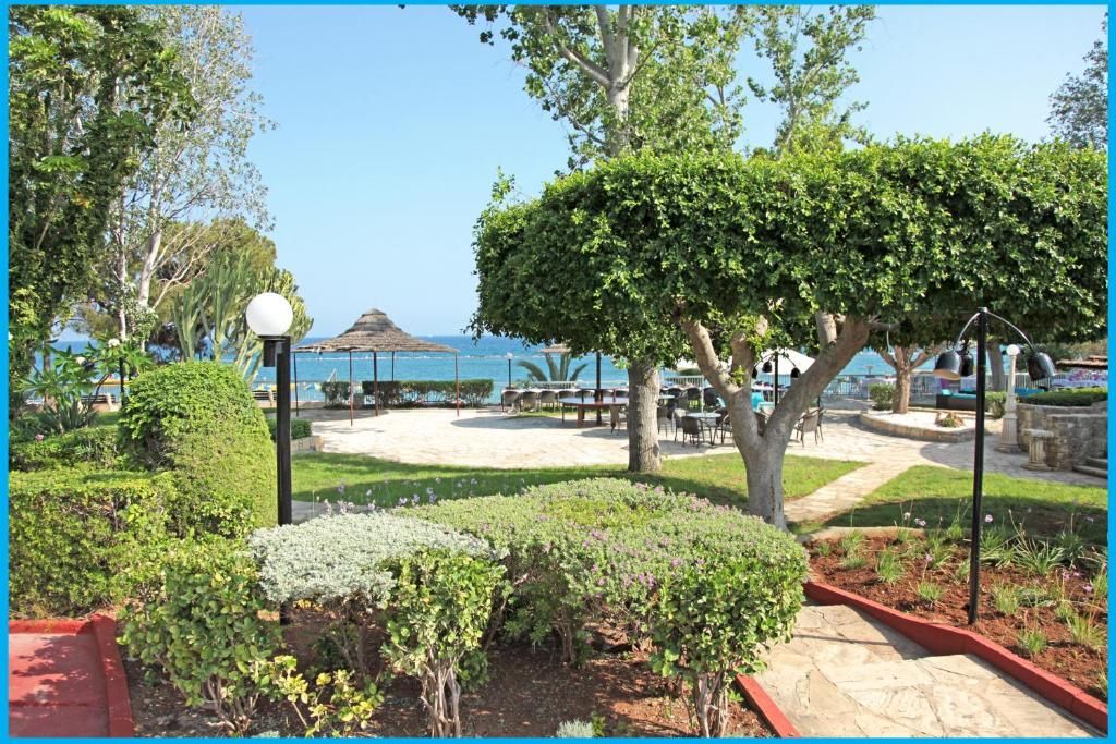Poseidonia Beach Hotel фото 27