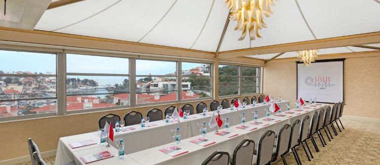 Фото отеля Sisus Hotel Cesme