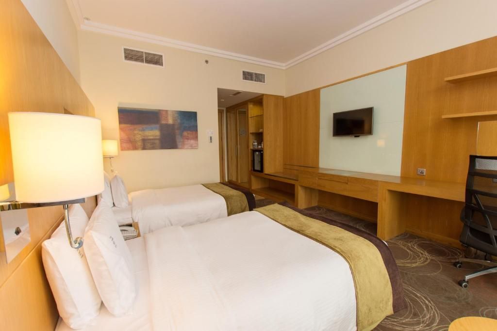 Holiday Inn Abu Dhabi, an IHG Hotel фото 5