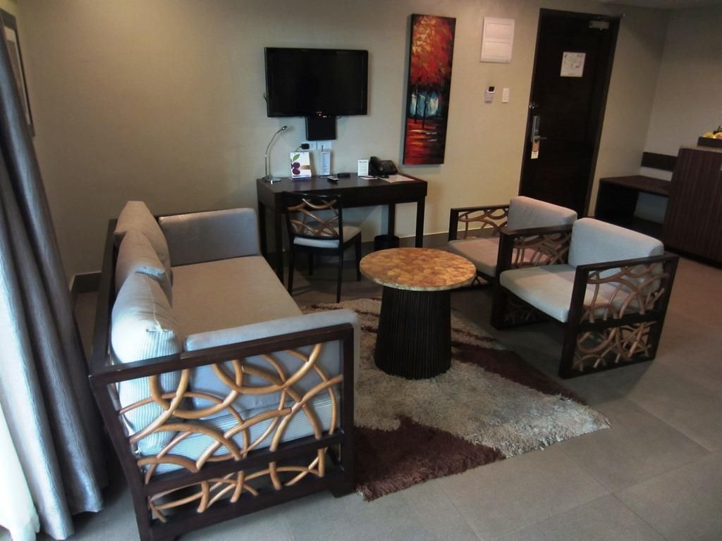 Goldberry Suites and Hotel фото 9