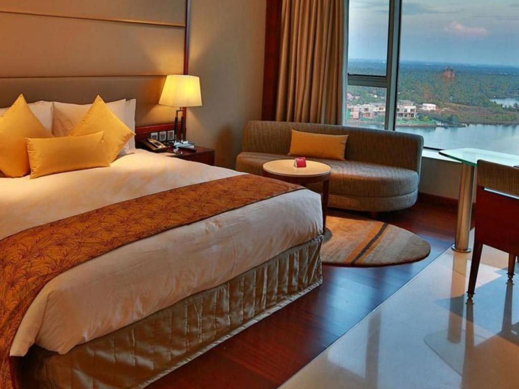 Crowne Plaza Kochi фото 32