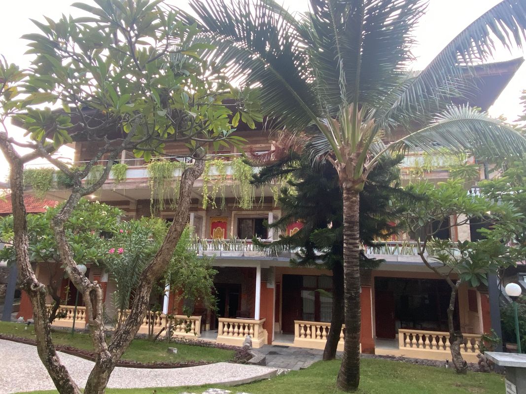 Melasti Kuta Bungalows and Spa фото 31