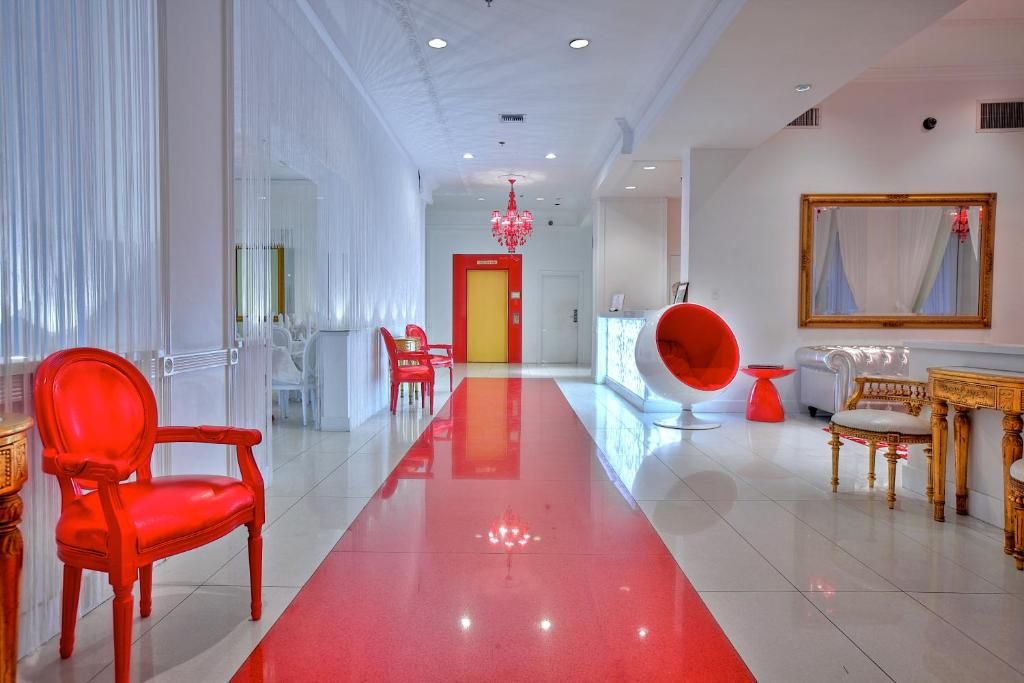 Red South Beach Hotel фото 6
