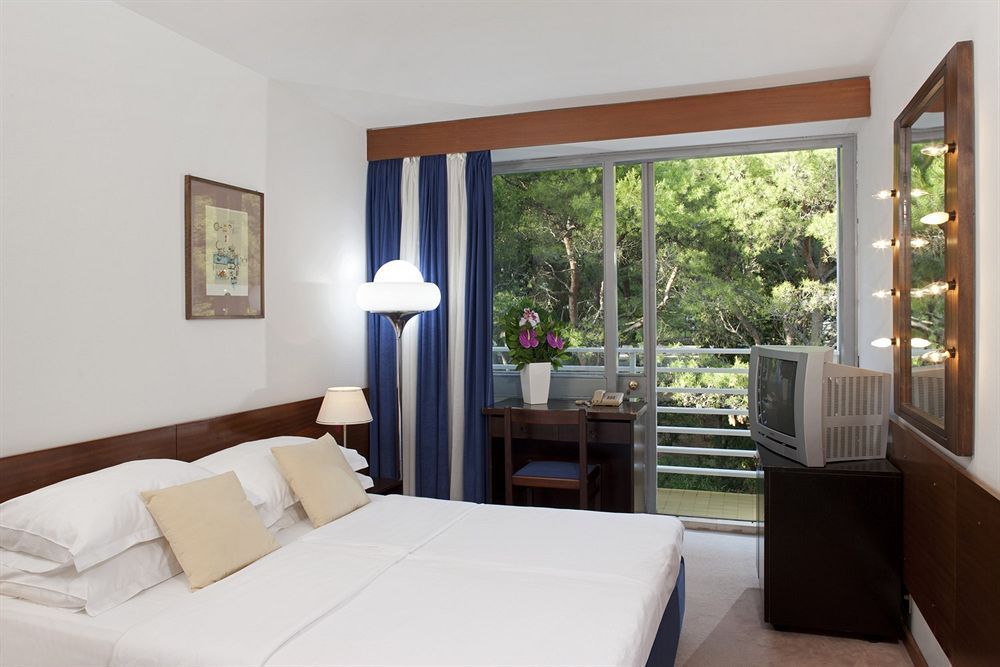 Bluesun Hotel Maestral фото 39