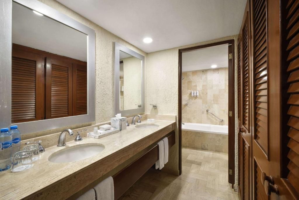 Omni Cancun Hotel & Villas фото 11