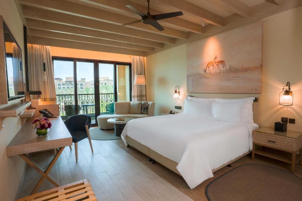 Saadiyat Rotana Resort and Villas фото 4