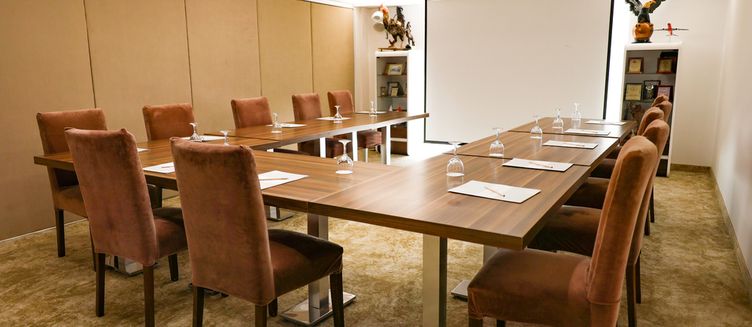 Фото отеля The Corner Park Hotel