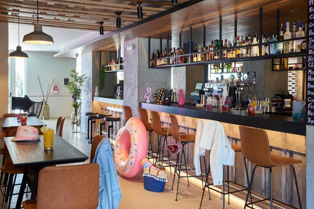 Moxy Patra Marina фото 23