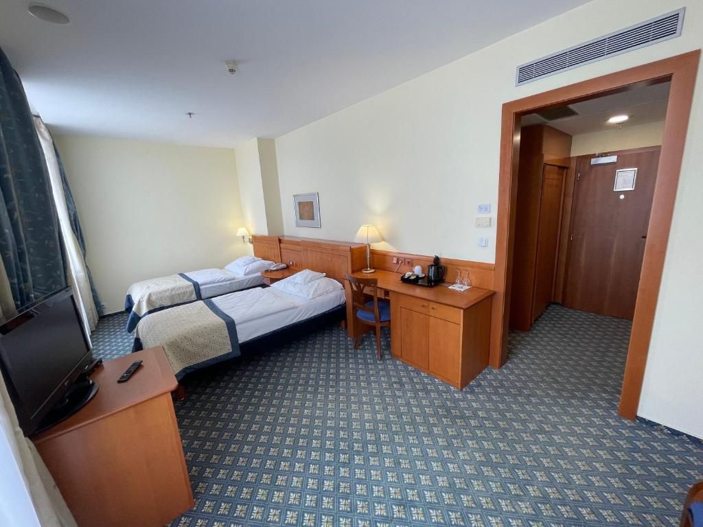 Hotel Ramada Prague City Centre фото 102