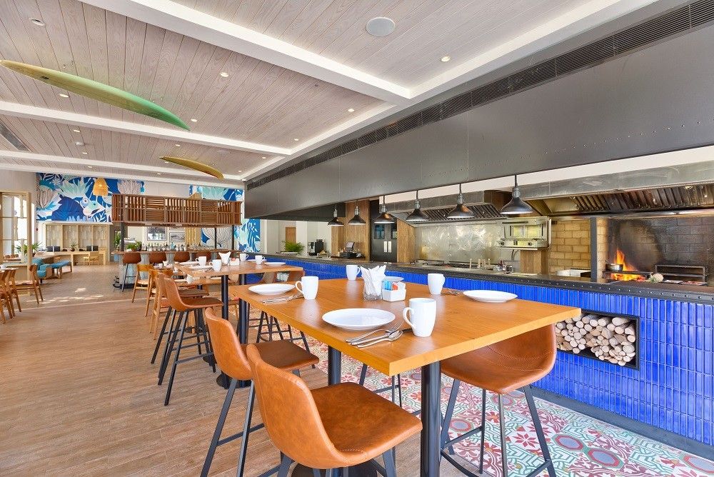 Outrigger Surin Beach Resort фото 13