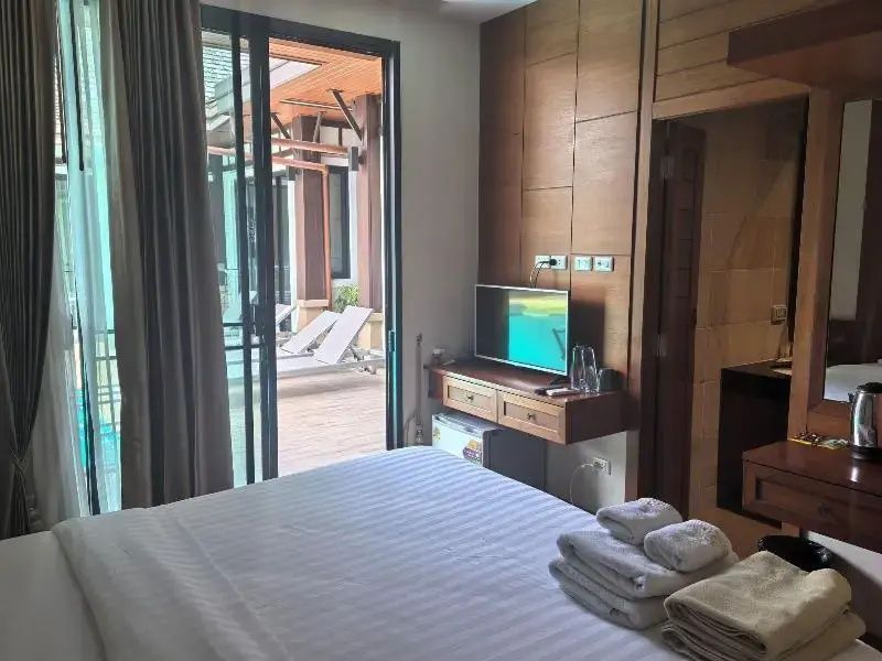 Phuket Meet Holiday Hotel фото 1