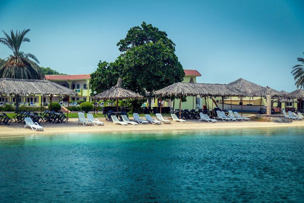 Flamingo Beach Resort фото 6