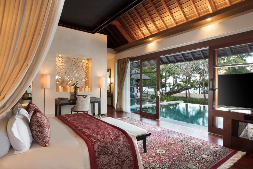 The Royal Santrian Luxury Beach Villas фото 0