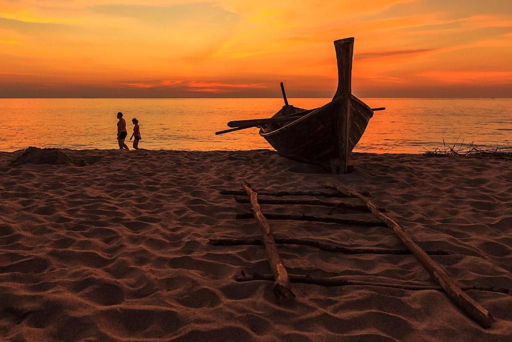 Lanta Klong Nin Beach Resort фото 40