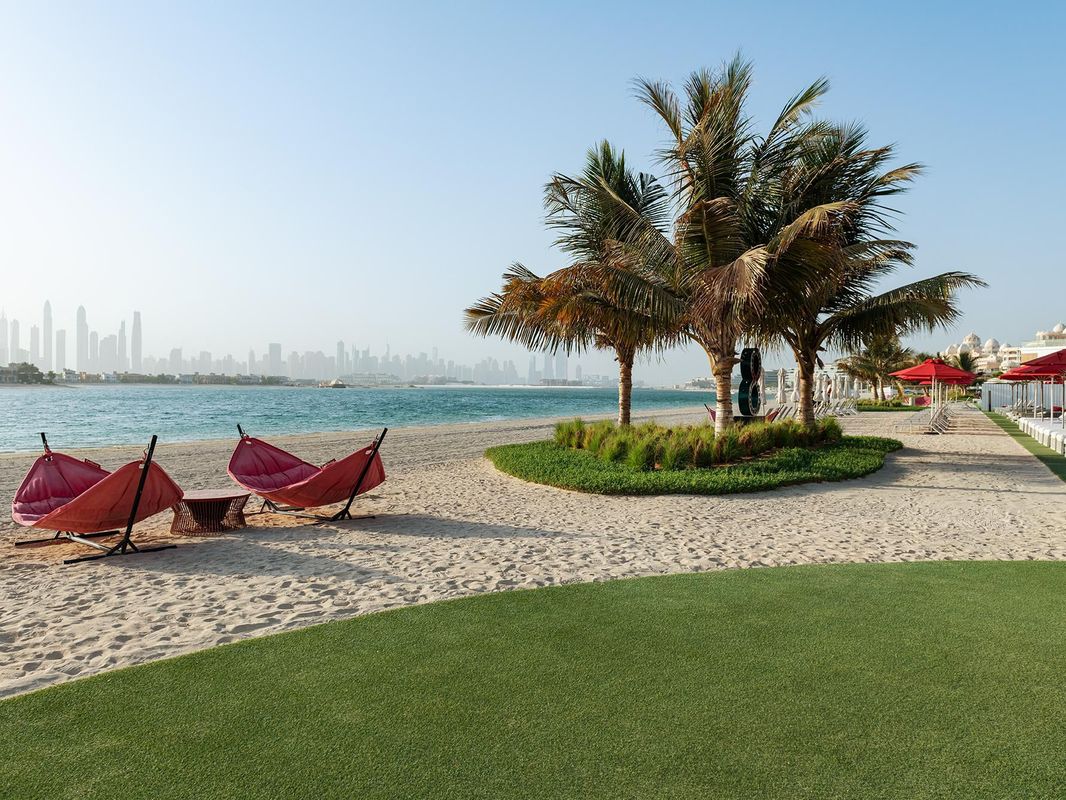 Th8 Palm Dubai Beach Resort Vignette Collection фото 5