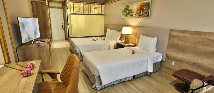 Фото отеля Lotus Saigon Hotel