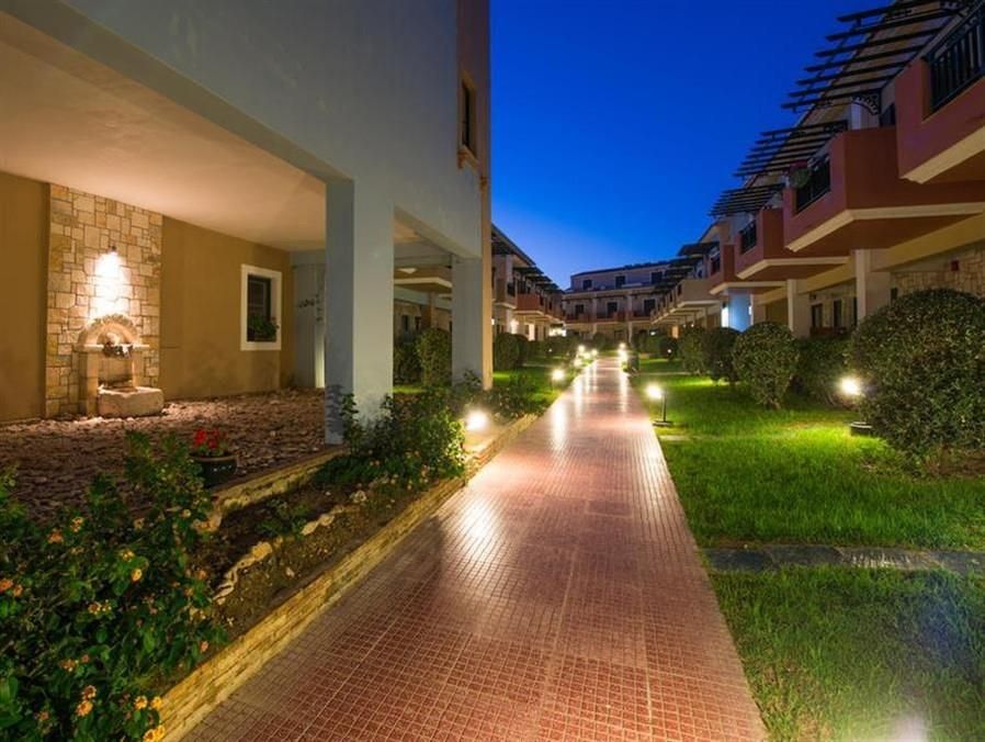 Mediterranean Beach Resort фото 4