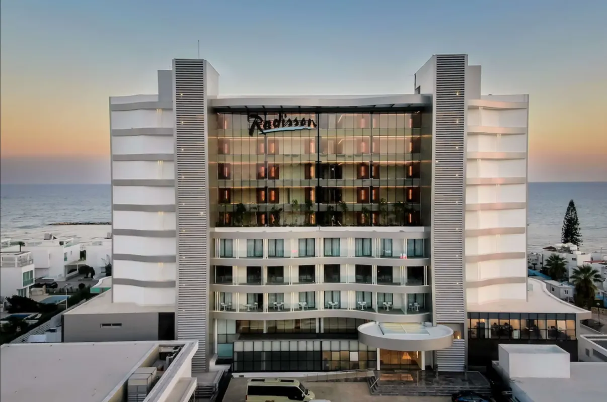 Radisson Beach Resort Larnaca фото 1