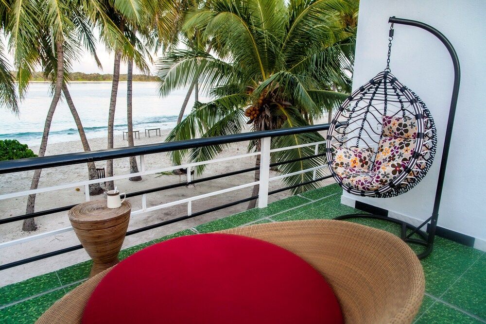 Dhonfulhafi Beach View & Spa фото 50