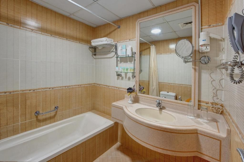Апарт-отель «Al Bustan Tower Hotel Suites» фото 24