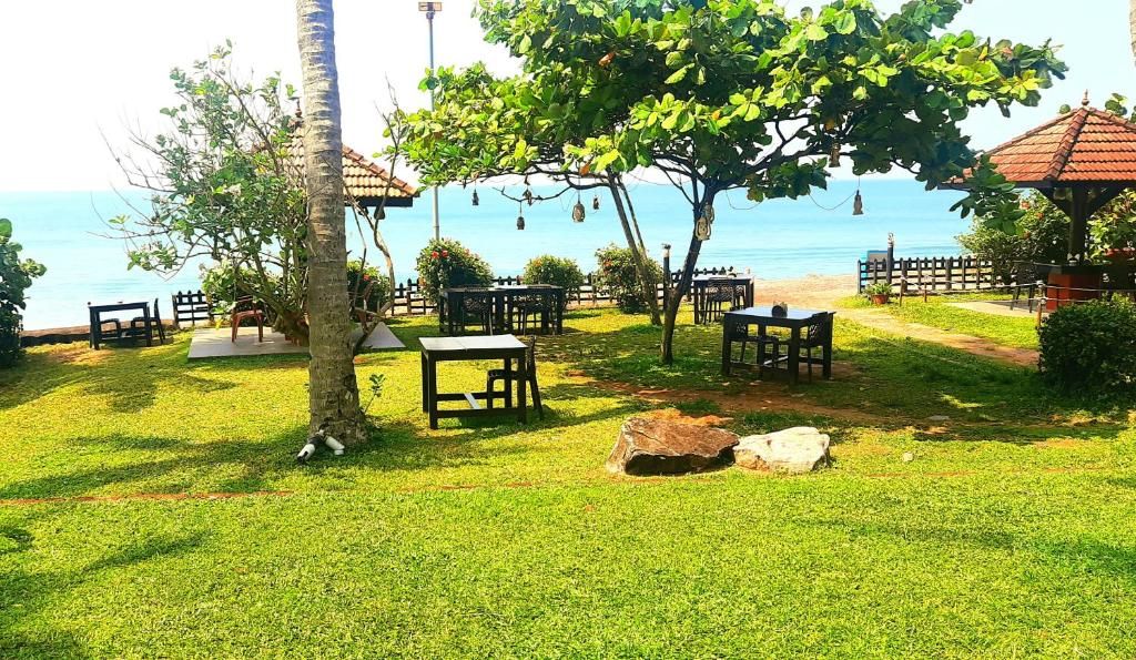 Bluewater Beach Resort фото 4