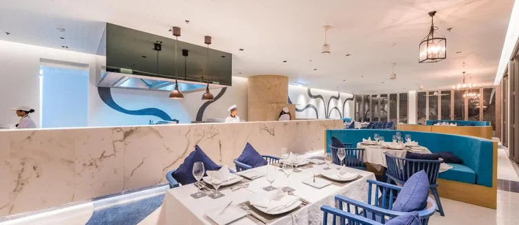 Фото отеля Oceanfront Beach Resort & Spa