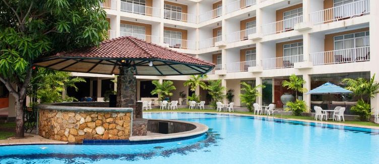 Фото отеля Avenra Garden Hotel