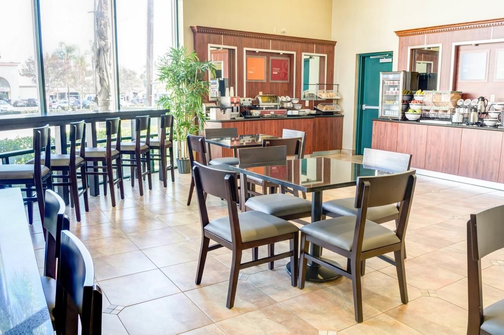 Comfort Inn & Suites Near Universal - North Hollywood – Burbank фото 14