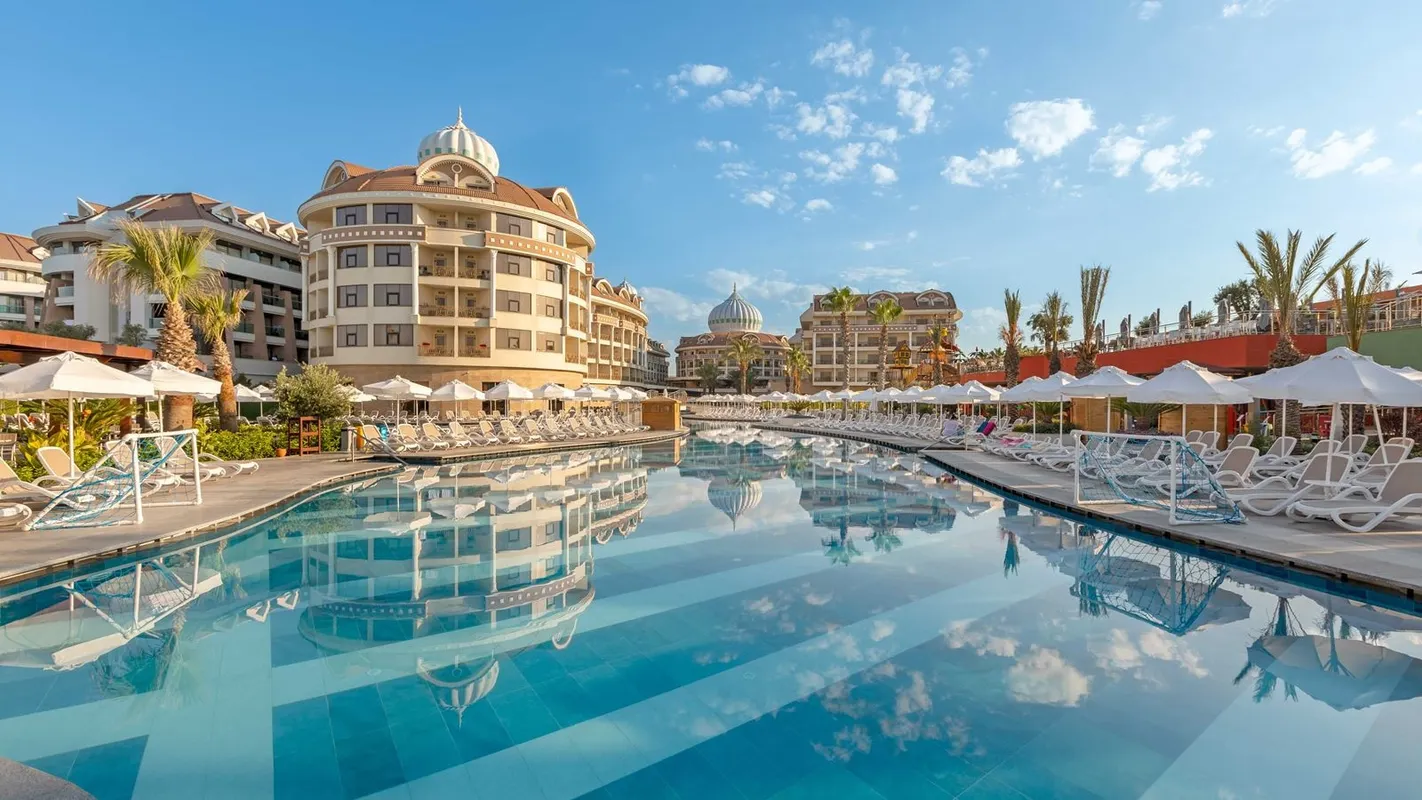 Kirman Belazur Resort & Spa фото 1