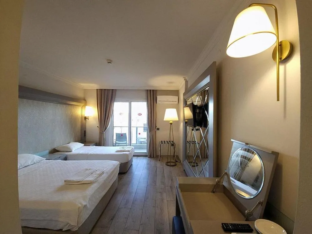 Fifty Five Suite Hotel фото 2