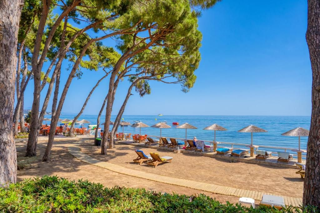 Castello Beach Hotel фото 35