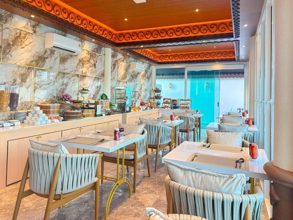 Quality Resort and Spa Patong Beach фото 66