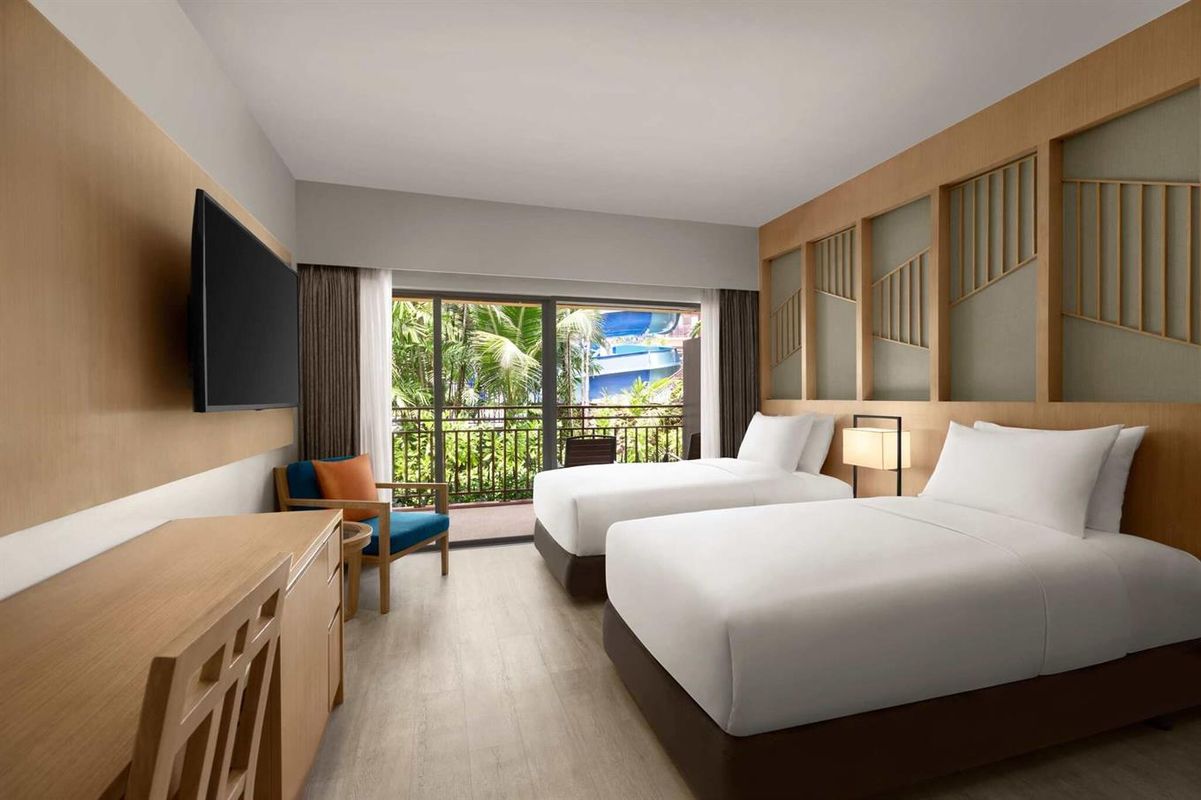 Courtyard by Marriott Phuket, Patong Beach Resort фото 3