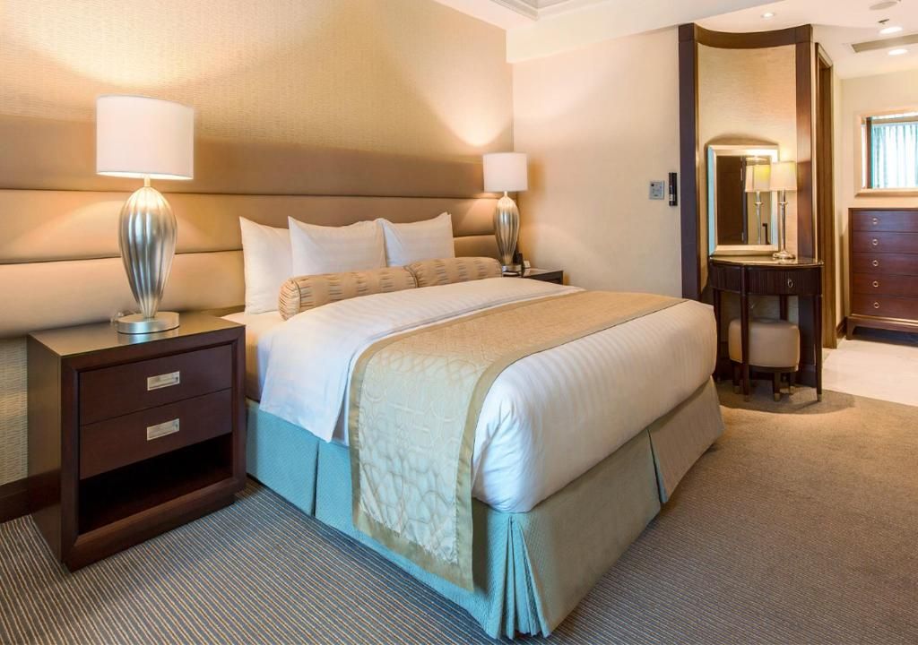 Crimson Hotel Filinvest City фото 30