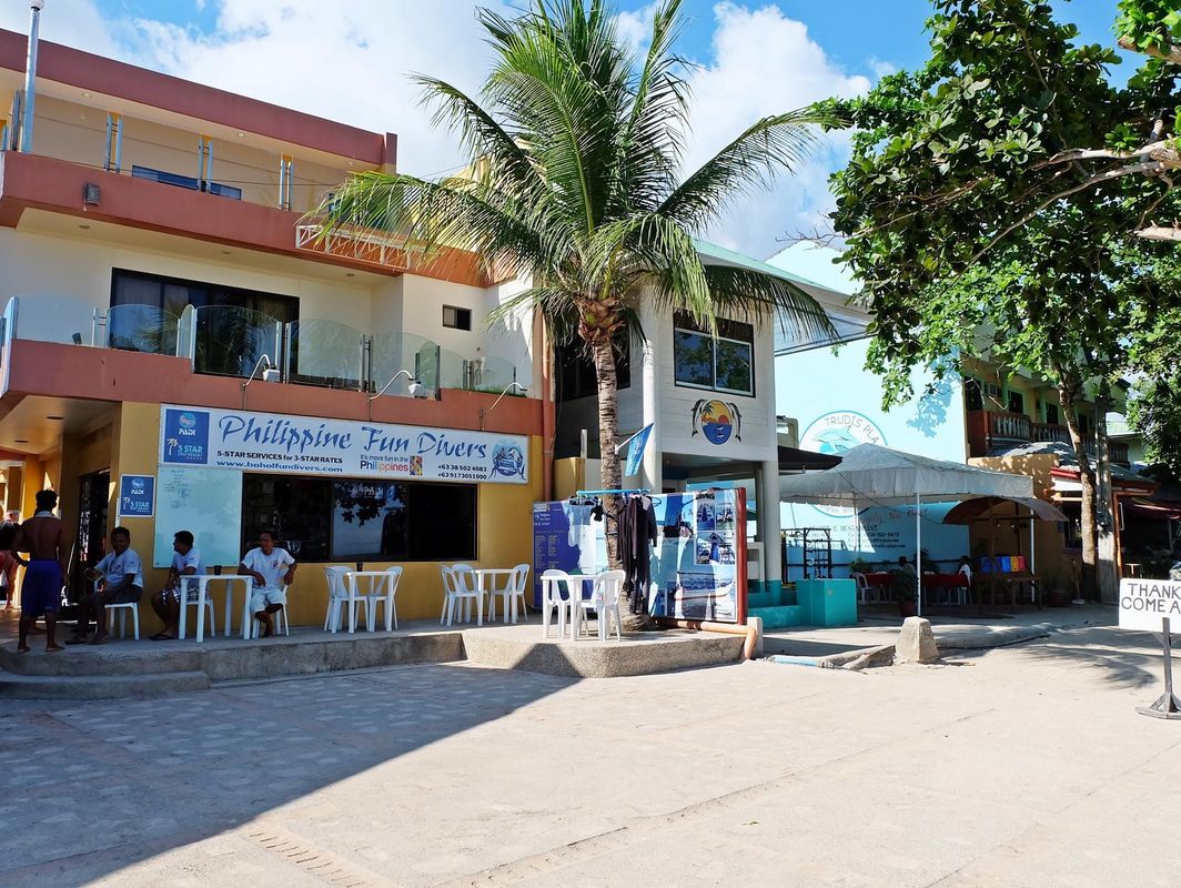 Lost Horizon Beach Dive Resort фото 24
