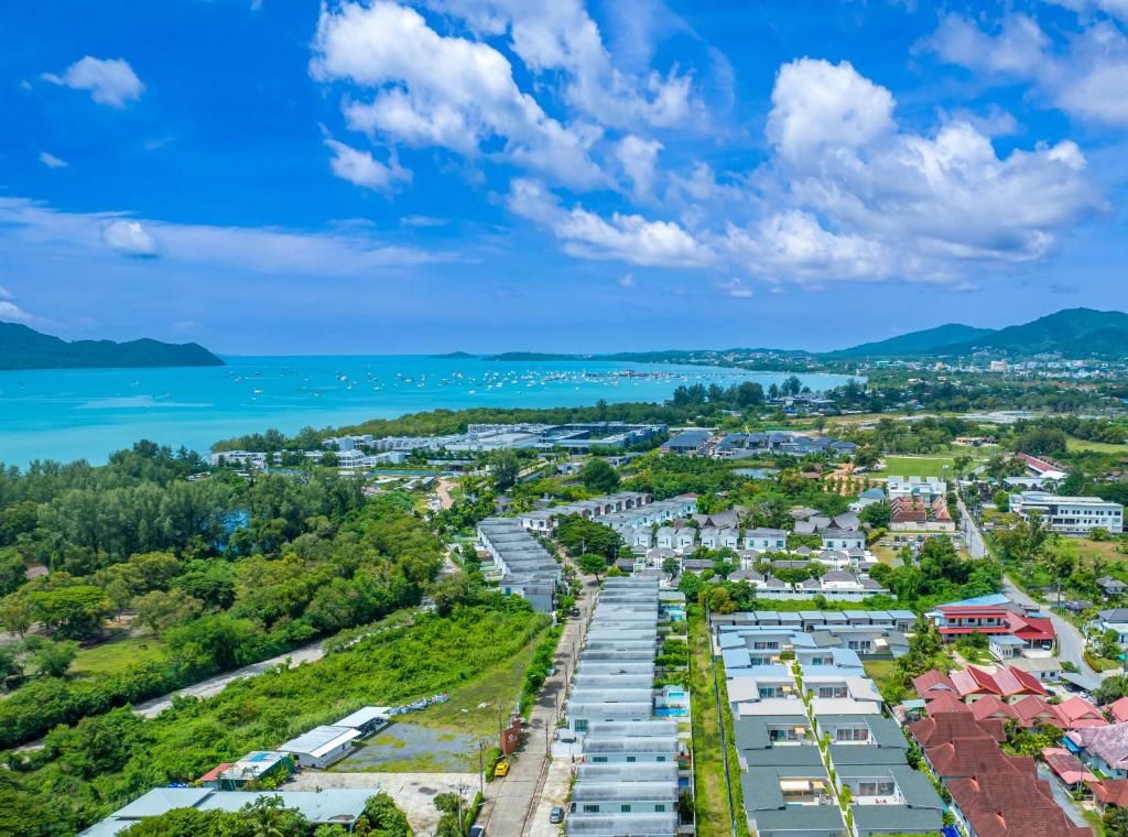 Andaman Sea Best Pool Access and Villas фото 13