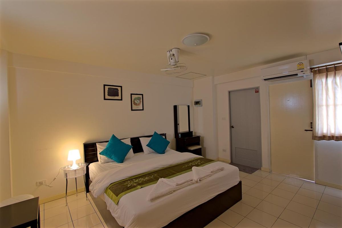 Charn Residence фото 3