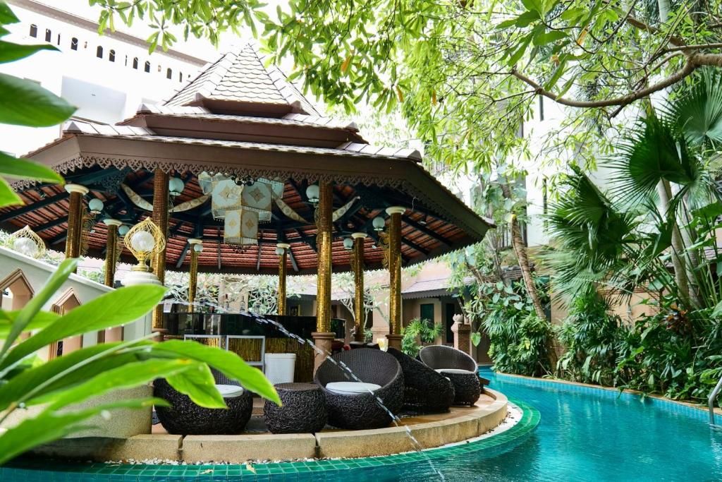 Quality Resort and Spa Patong Beach фото 72
