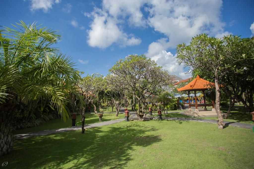 Kuta Puri Bungalows фото 28