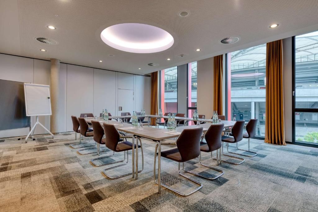 Hilton Garden Inn Stuttgart Neckarpark фото 25
