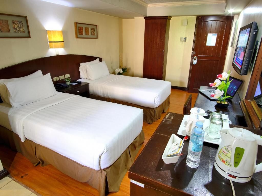 Fersal Hotel Manila фото 28
