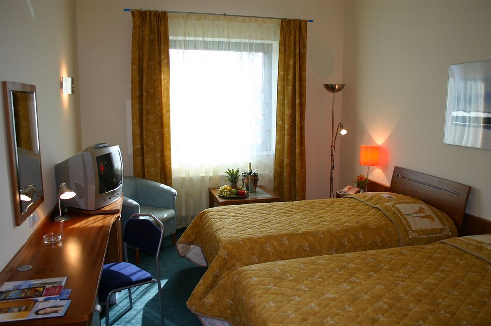 Ramada Airport Hotel Prague фото 74