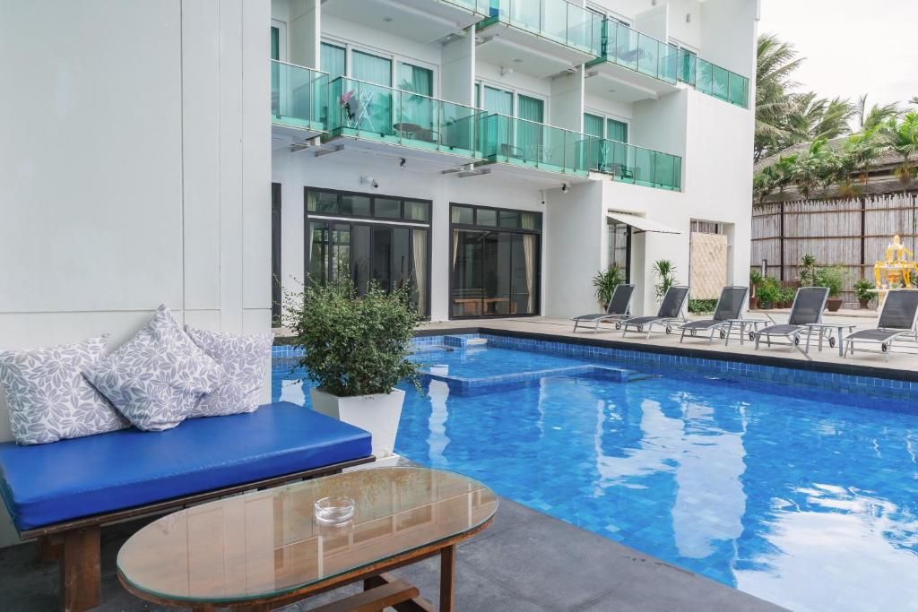 KC Beach Club & Pool Villas фото 40
