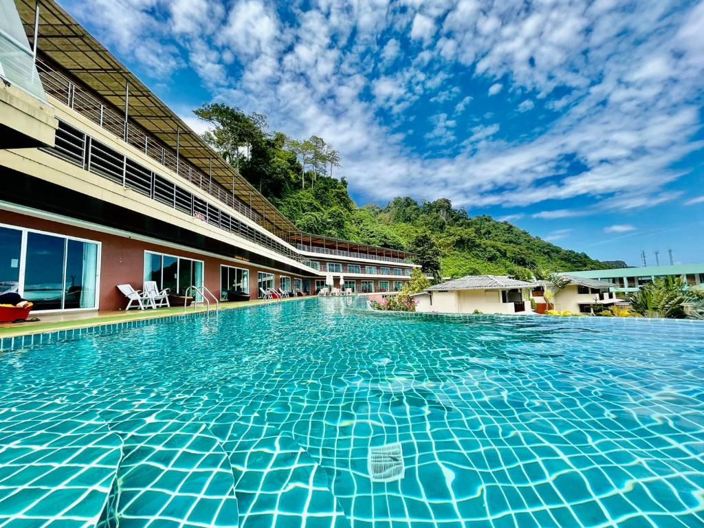 Phi Phi Cliff Beach Resort фото 34