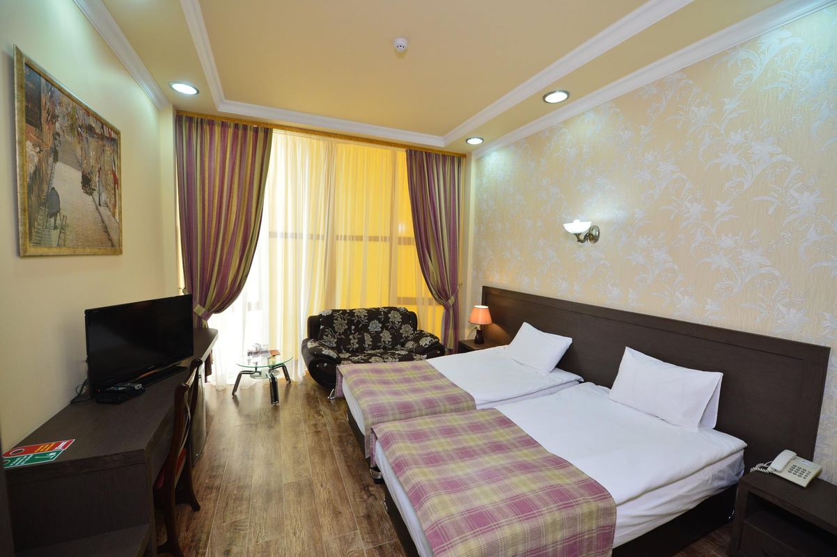 Deluxe Hotel Yerevan фото 6