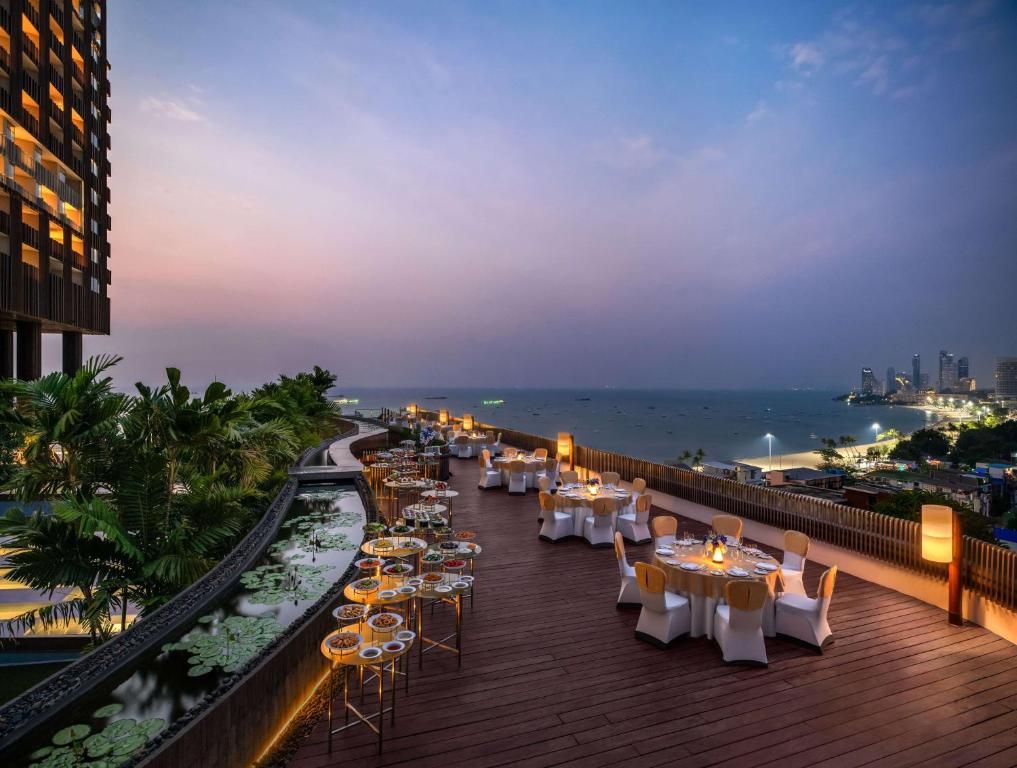 Hilton Pattaya - SHA Extra Plus фото 60