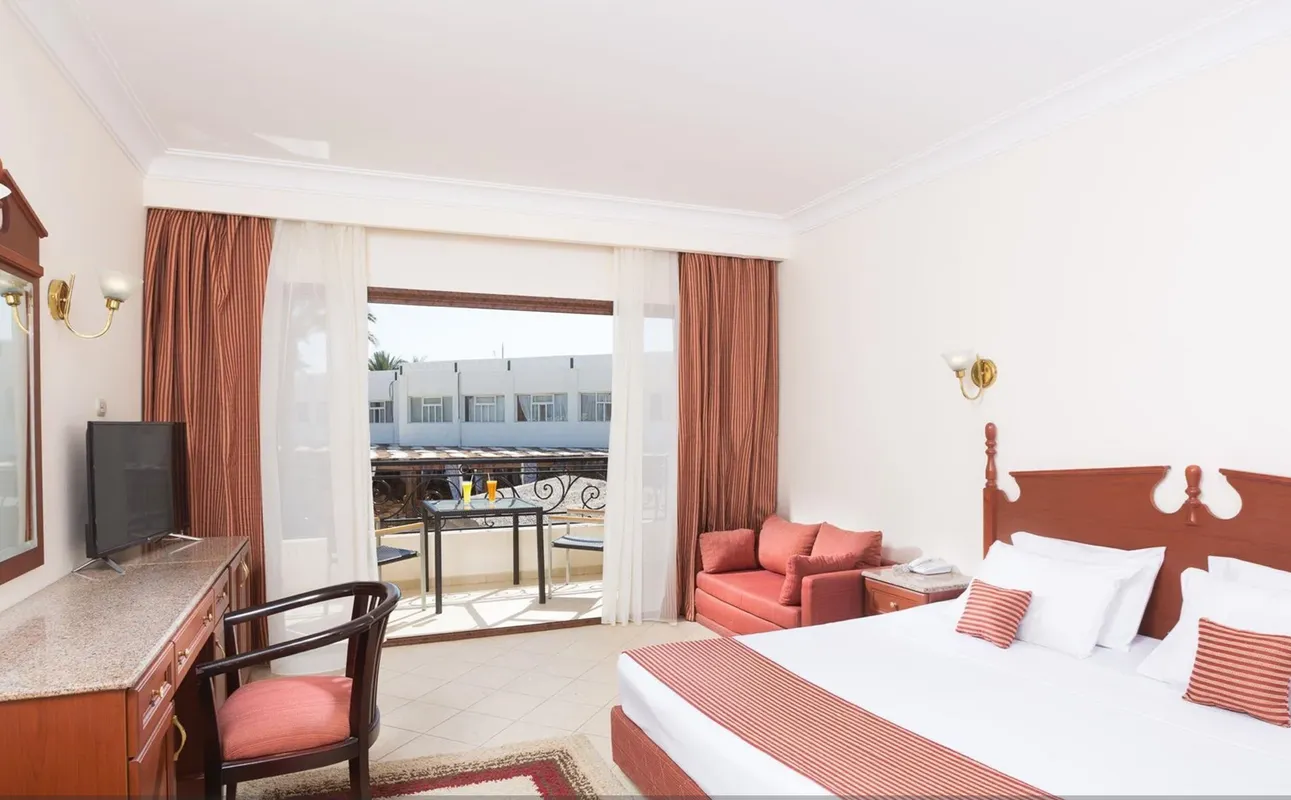 Aladdin Beach Resort фото 4