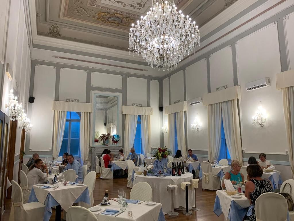 Grand Hotel & Des Anglais "Parcheggio gratuito" фото 6